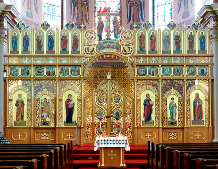 The iconostas in Sts. Volodymyr and Olha Ukrainian Catholic Cathedral in Winnipeg, MB. Photo credit: Sterling Demchinsky © (see www.Ukrainianchurchesofcanada.ca  for other images by Demchinsky).