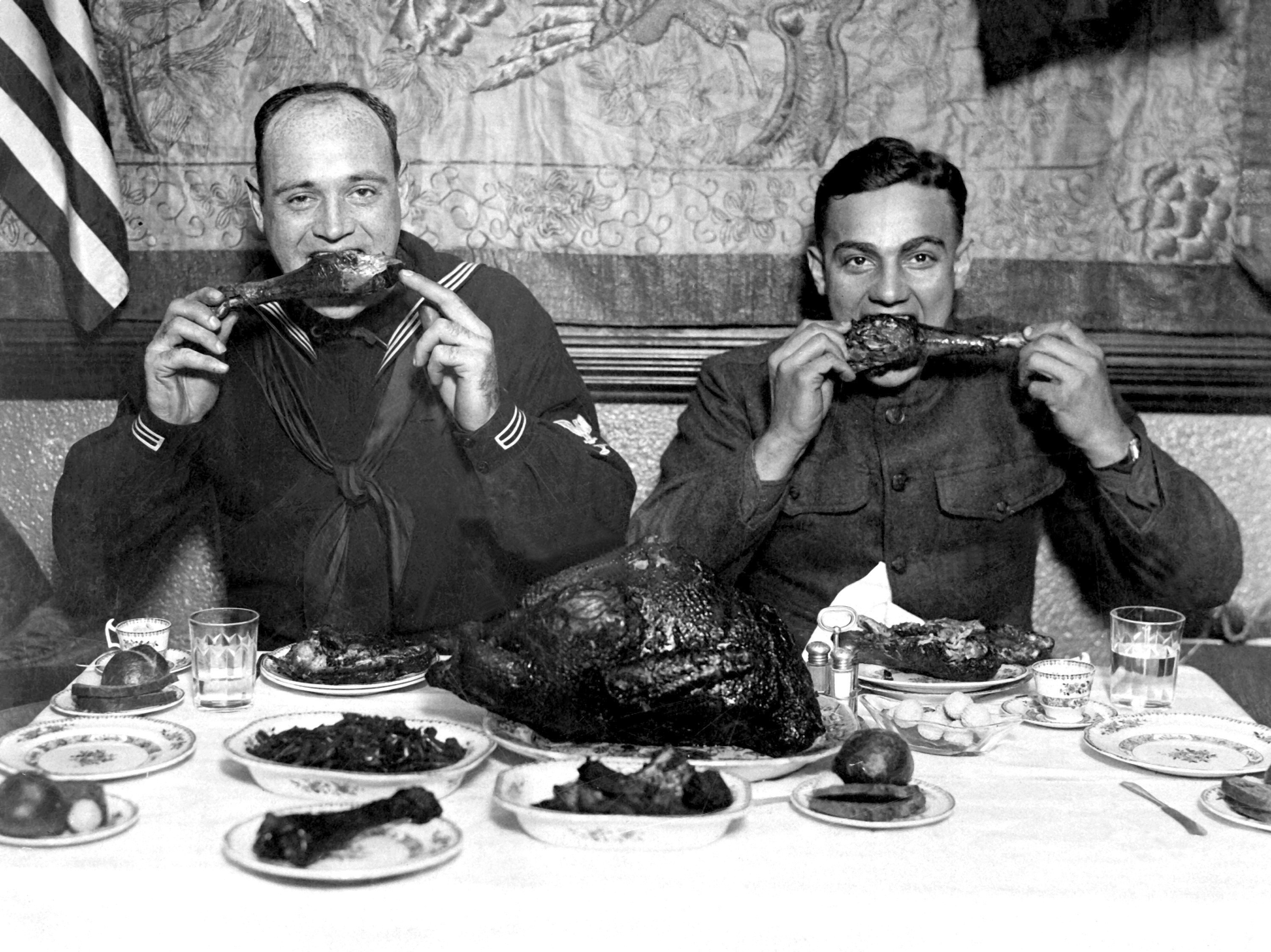 By Underwood & Underwood. (War Dept.) [Public domain or Public domain], via Wikimedia Commons
